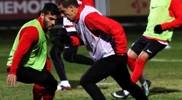 Antalyaspor Kasımpaşa hazırlıklarına ara vermeden başladı Antalyaspor Kasımpaşa hazırlıklarına ara vermeden başladı