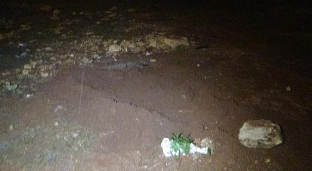 Aşkını toprağa gömdü, polis alarma geçti Aşkını toprağa gömdü, polis alarma geçti