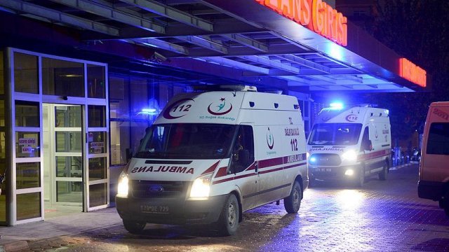 Azez&#039;de çadır yangını: 1 ölü 4 yaralı