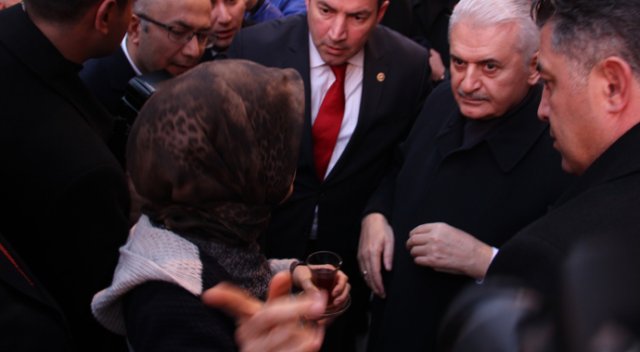 Başbakan Yıldırım çay davetini geri çevirmedi