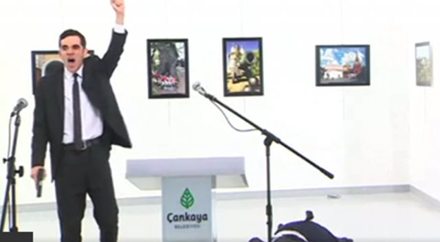 Başsavcılık: Saldırganın evinde arama yapılıyor Başsavcılık: Saldırganın evinde arama yapılıyor