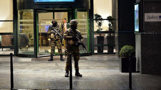 Belçika Türk Federasyonu binası önüne bombalı paket bırakıldı Belçika Türk Federasyonu binası önüne bombalı paket bırakıldı