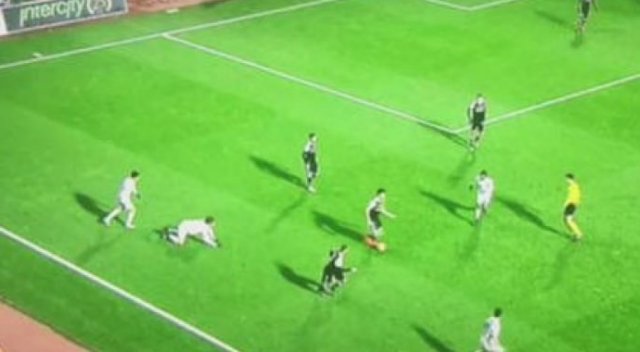 Beşiktaş'ın golünde büyük tartışma!