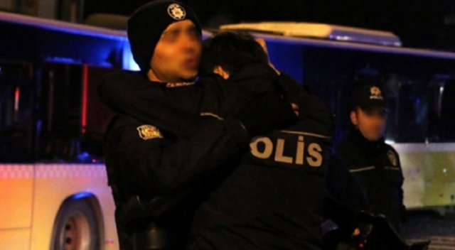 Beşiktaş'taki hain saldırıdan yürekleri dağlayan fotoğraf Beşiktaş'taki hain saldırıdan yürekleri dağlayan fotoğraf