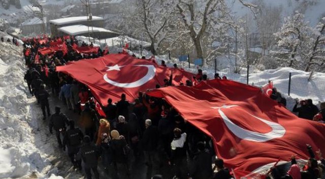 Bitlis’te teröre karşı binlerce kişi bir araya geldi