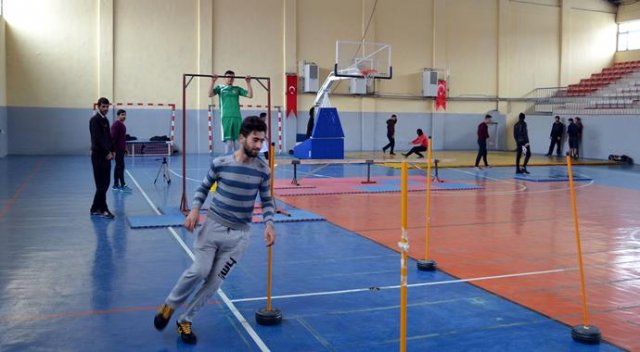 Bitlisli gençler özel harekata girmek için çalışıyorlar Bitlisli gençler özel harekata girmek için çalışıyorlar