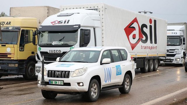 BM'nin yardım tırları Suriye'ye geçiş yaptı