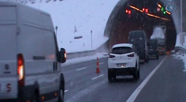 Bolu Dağı’nda uzun araç kuyrukları oluştu