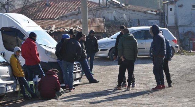 Çanakkale'de yurt dışına kaçmaya çalışan 44 yabancı yakalandı Çanakkale'de yurt dışına kaçmaya çalışan 44 yabancı yakalandı