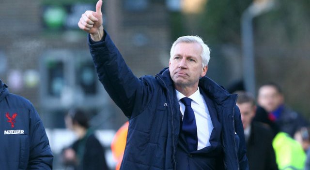 Crystal Palace, Alan Pardew'ün görevine son verdi