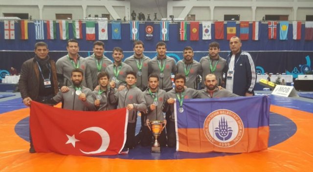 Dünya Kulüpler Şampiyonası ikincisi oldu Dünya Kulüpler Şampiyonası ikincisi oldu