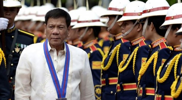 Duterte'den polislere: Ben öldürdüm, siz de öldürün