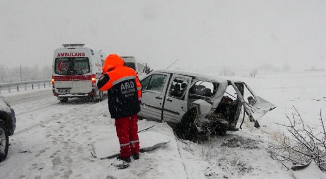 Elazığ&#039;da trafik kazası: 18 yaralı