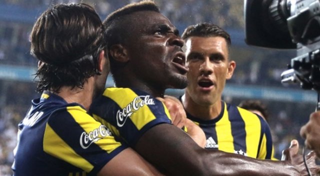 Emenike, "Annem hasta" deyip gece kulübüne gittiği için kadro dışı bırakıldı