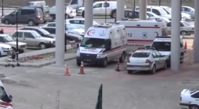 Eski eşinin kocasını hastane girişinde öldürdü