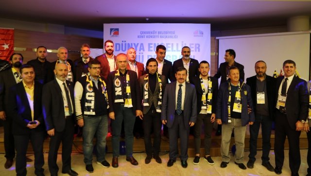 F.Bahçeli futbolcular engelli gençlerle buluştu