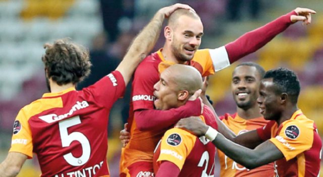 Galatasaray Alanya&#039;yı dağıttı, Sneijder 1 gol 3 asistle yıldızlaştı