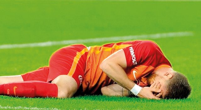 Galatasaray'da teknik ekipten yönetime mesaj yollandı, 'Acil stoper' Galatasaray'da teknik ekipten yönetime mesaj yollandı, 'Acil stoper'