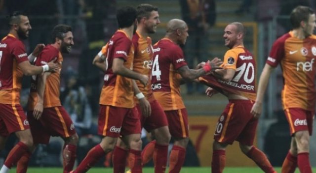 Galatasaray'ın yabancıları şehitler maçı için sıraya girdi! Galatasaray'ın yabancıları şehitler maçı için sıraya girdi!