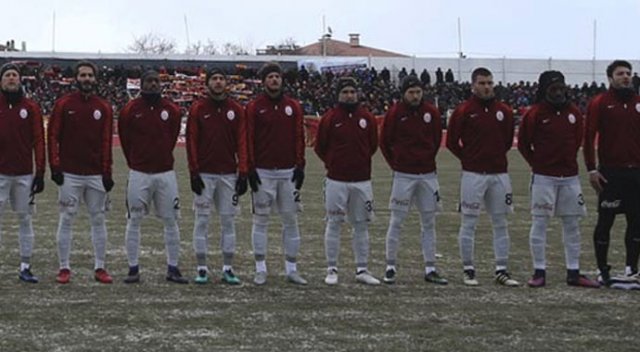 Galatasaray, Osmanlıspor maçı öncesinde soğuğa karşı tedbir aldı