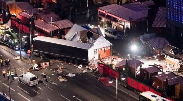 Berlin'deki TIR dehşetinde şüpheli serbest bırakıldı Berlin'deki TIR dehşetinde şüpheli serbest bırakıldı