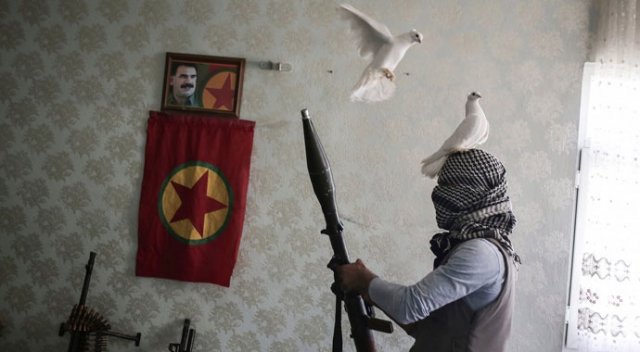 Guardian terörist fotoğrafını en iyiler listesine koydu