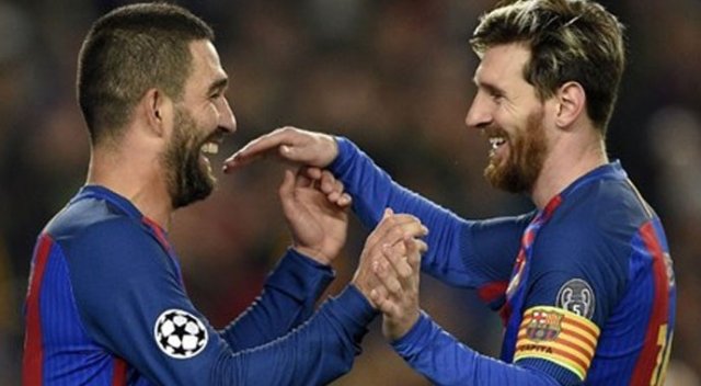 Haftanın futbolcusu: Arda Turan Haftanın futbolcusu: Arda Turan