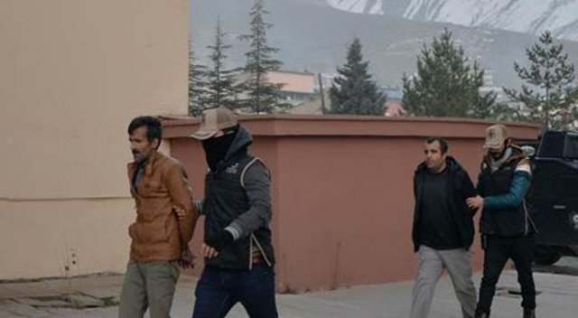 Hakkari’deki ilçe belediyelerine yönelik operasyon