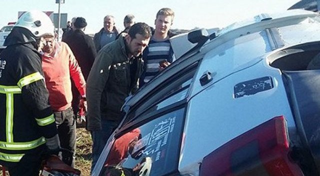 Hayrabolu'da otomobil takla attı: 3 yaralı