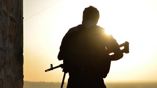 İranlı üst düzey komutan Suriye'de öldürüldü