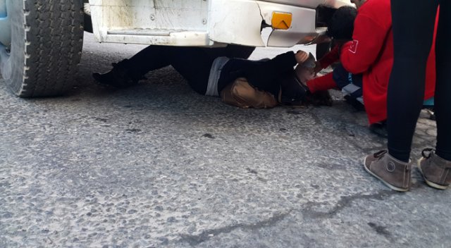 İstanbul&#039;da korkunç olay, genç kadın kamyonun altında kaldı