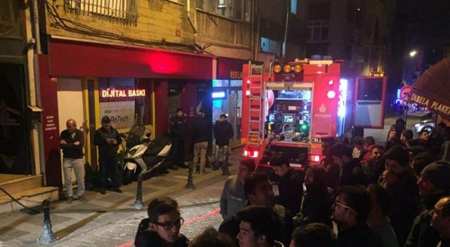 Kadıköy&#039;de erkek öğrenci yurdunda yangın