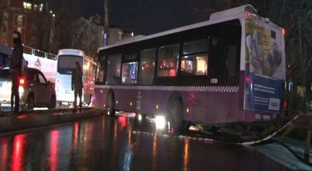Kadıköy'de trafik kazası: 5 yaralı