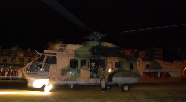 Karda mahsur kalan hastaları askeri helikopter taşıdı Karda mahsur kalan hastaları askeri helikopter taşıdı