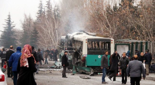 Kayseri'deki patlamada yaralanan 20 askerin tedavisi devam ediyor Kayseri'deki patlamada yaralanan 20 askerin tedavisi devam ediyor