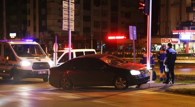 Kaza yapan sürücü aracını bırakıp kaçtı