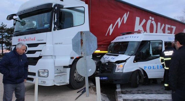 Kırklareli&#039;ndeki kazada yaralanan 11 polis taburcu oldu