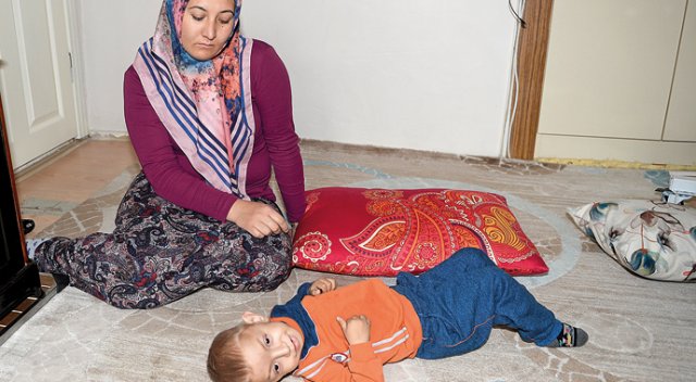 Küçük dev adam 4 hastalıkla savaşıyor
