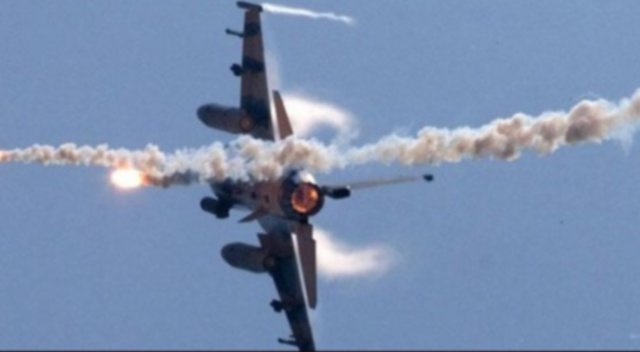 Libya'da savaş uçağı düştü