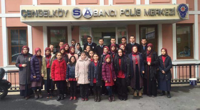 Lise öğrencilerinden karakola ziyaret