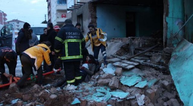 Liseli Elif, okula giderken çöken duvarın altında kaldı