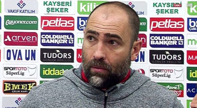 Maç sonunda çılgına döndü! Yayını terk etti... Maç sonunda çılgına döndü! Yayını terk etti...