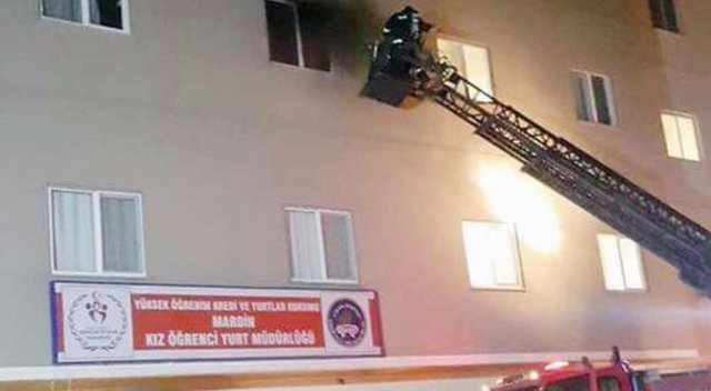 Kız yurdunda yangın paniği!