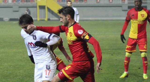 Medipol Başakşehir, gruptan çıkmayı garantiledi Medipol Başakşehir, gruptan çıkmayı garantiledi