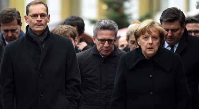 Merkel saldırganın sığınmacı olabileceğini söyledi
