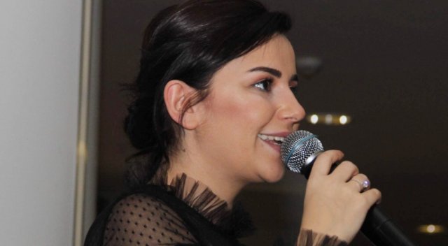 Merve Özbey hayranlarıyla buluştu