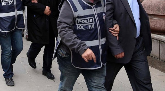 Meslekten ihraç edilen 3 öğretmene gözaltı