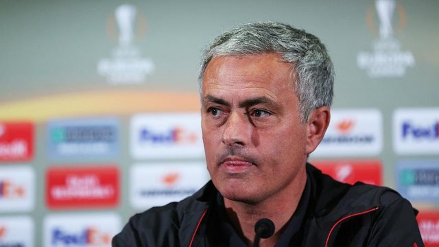 Mourinho&#039;ya federasyondan men cezası