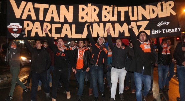 Niğde’de taraftarlar tek yürek oldu Niğde’de taraftarlar tek yürek oldu