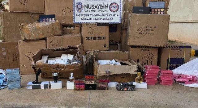 Nusaybin'de kaçak kozmetik malzemeleri ele geçirildi Nusaybin'de kaçak kozmetik malzemeleri ele geçirildi